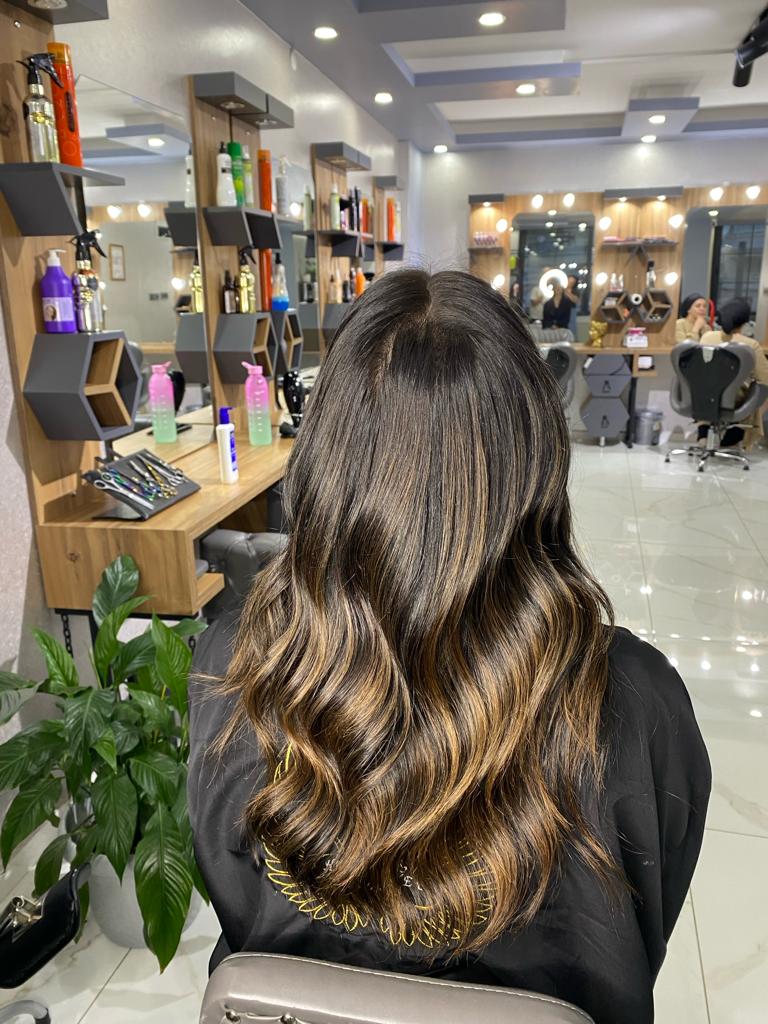 Artuğ Bayan Kuaför ve Güzellik Salonu